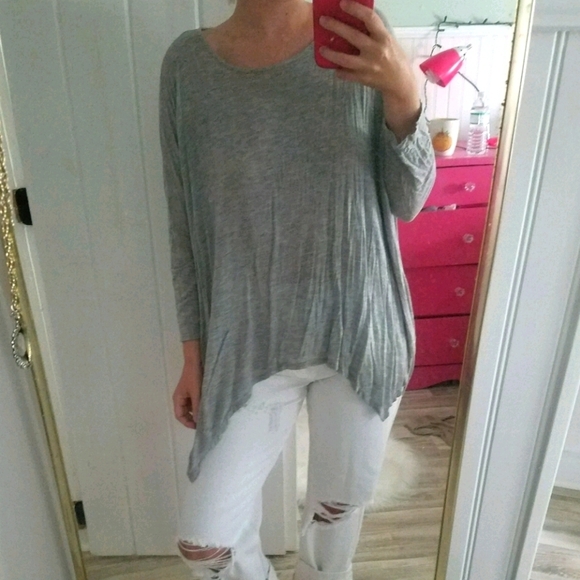 Forever 21 Asymmetrical long sleeve - Picture 2 of 4